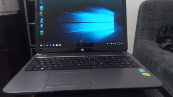 Notebook HP 15-r015nc TouchSmart