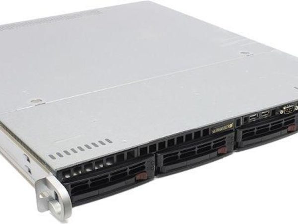Server U1 Supermicro X7SBi / Intel Xeon E8400 3GHz / 8GB RAM