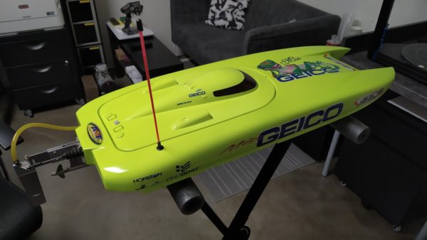 Rychlostní model lodě Miss Geico 29 V1 RTR se střídavým elektrickým pohonem - Image 15