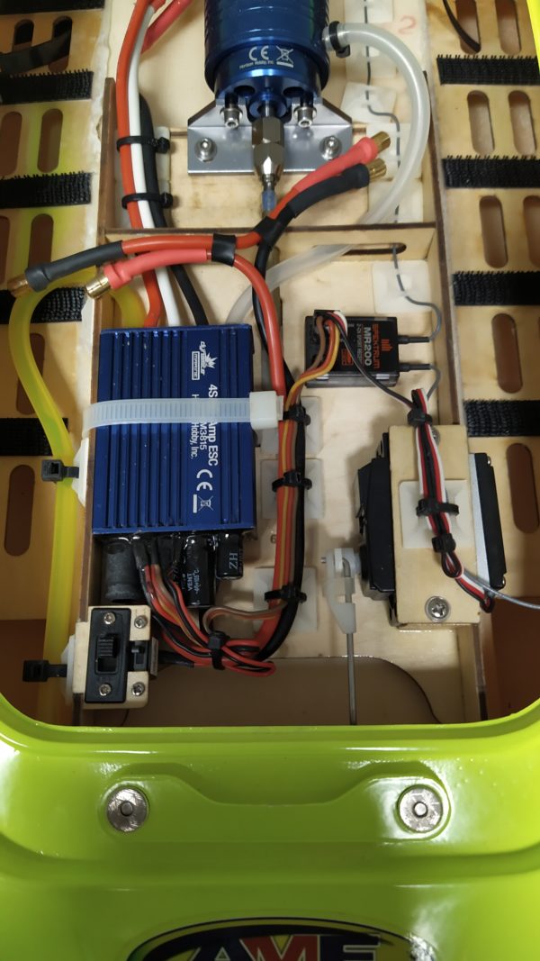 Rychlostní model lodě Miss Geico 29 V1 RTR se střídavým elektrickým pohonem - Image 31